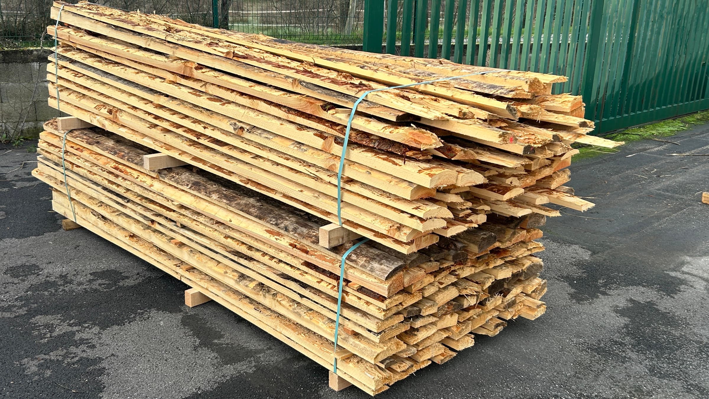 Dosses de bois délignées — 9,99 €/m² TTC