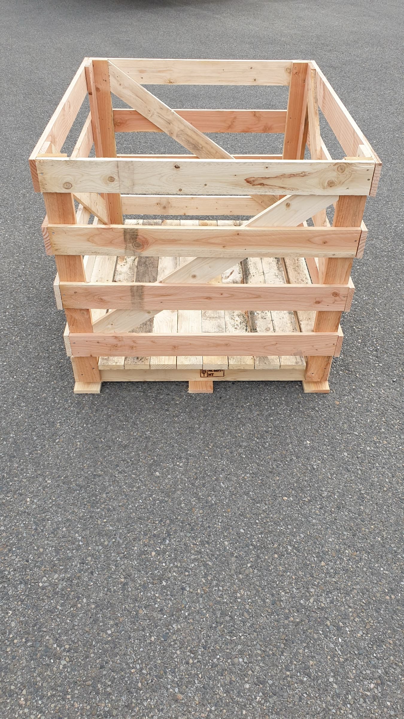 Palox bois 113 × 97 × 88 cm vu de face, parois ajourées